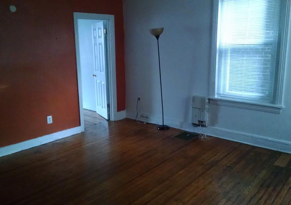 2nd image of 60 Murray St