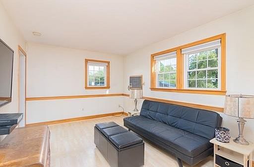 5th image of 275 Neck St Unit B1
