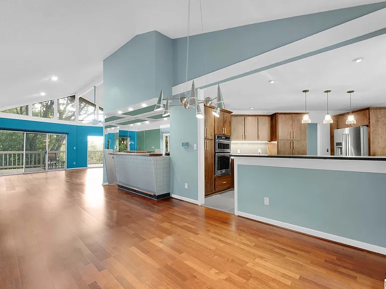 373 Laredo Dr — Photo 10