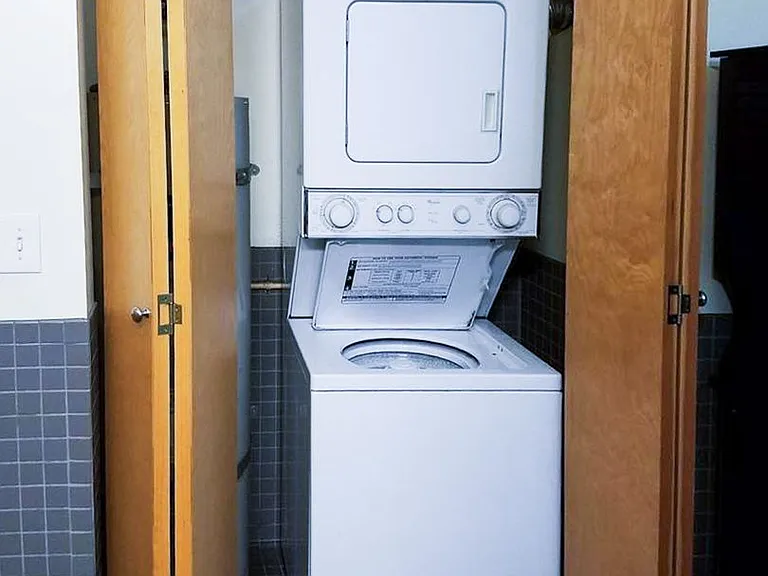 211 1st Ave S Apartments is located in the heart of Pioneer Square — Photo 23