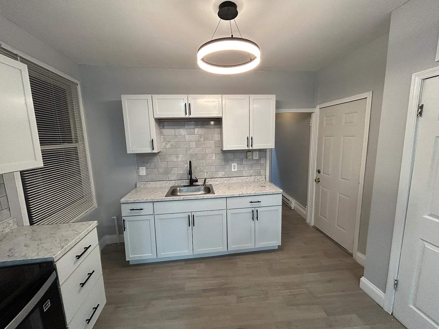 3 bed, $1,525 — Photo 3
