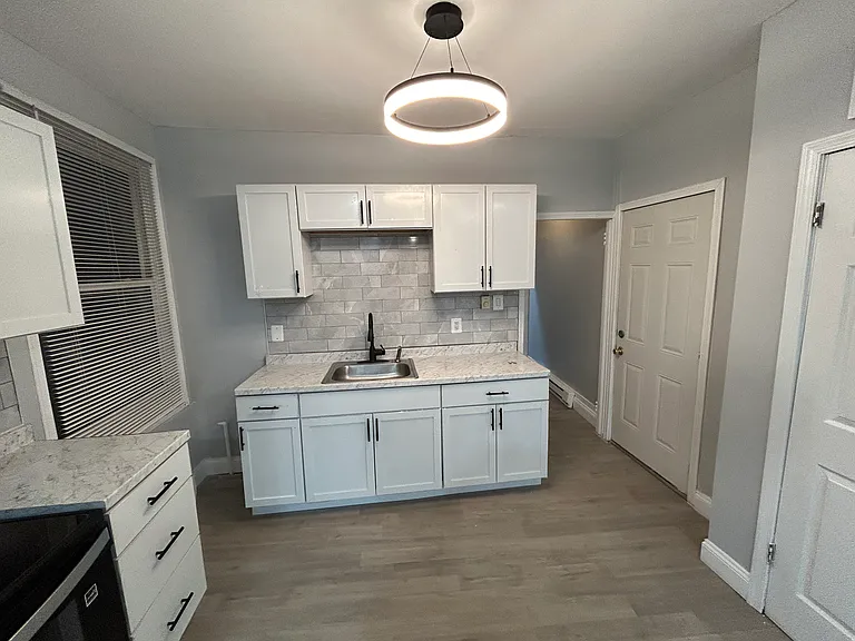 173 W Ridge St #4 — Photo 3