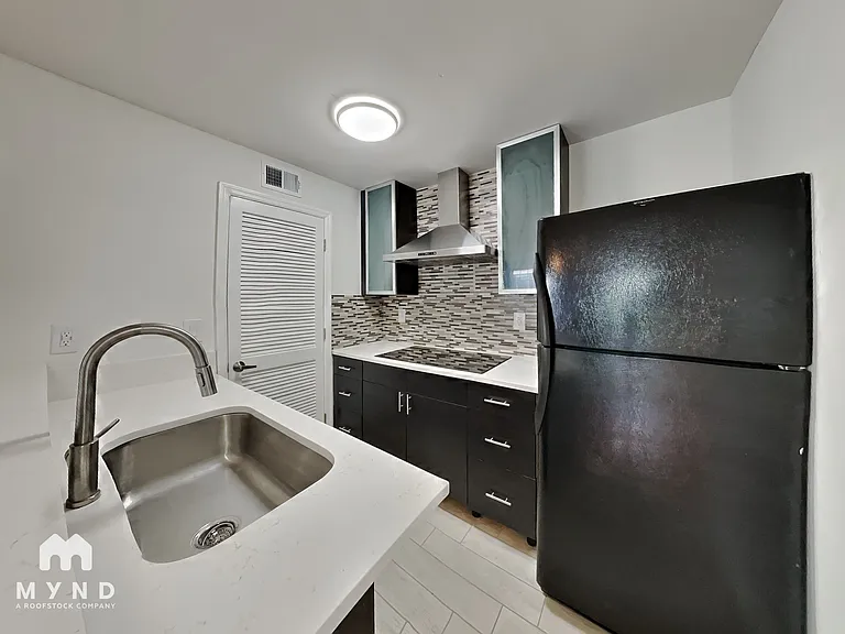 417 Granville Ct — Photo 5