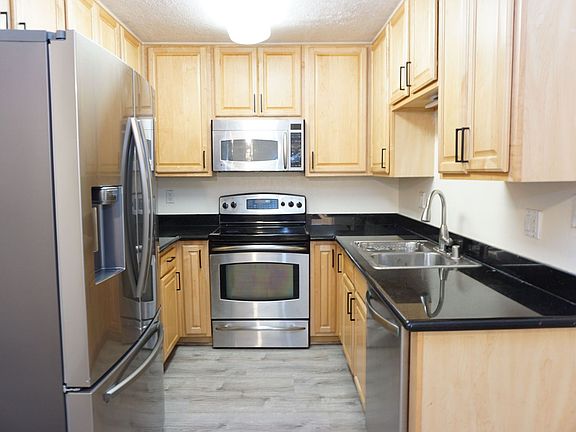 3rd image of 3665 Ash St Unit 12