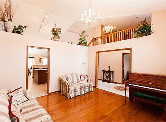 3rd image of 9207 Triple Crown Ct