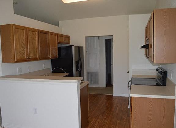 5th image of 445 Thelma Ct