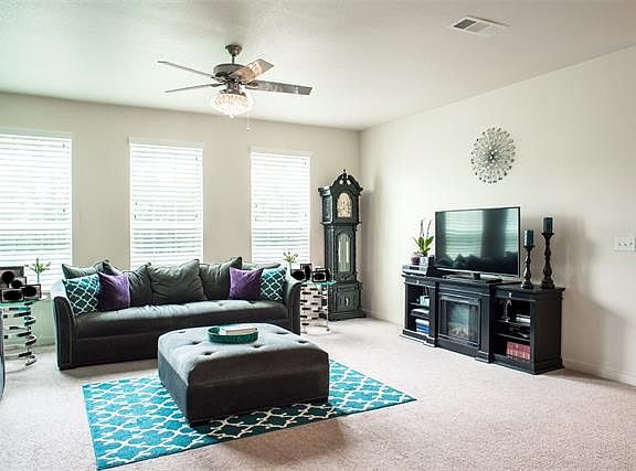 5th image of 811 Jamie Dr
