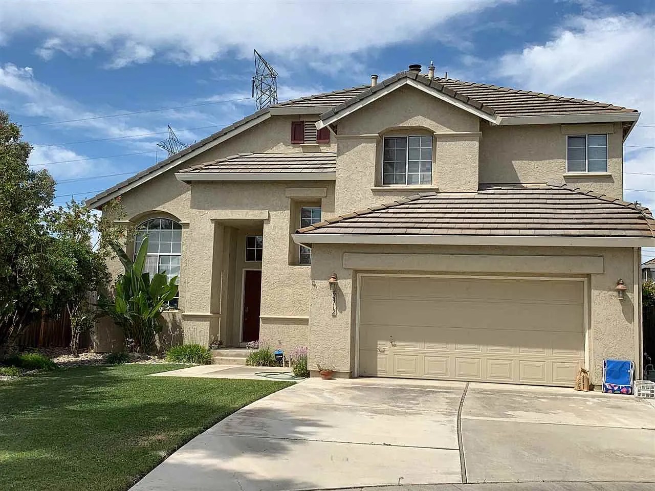 2312 Newport Pl N photo 1