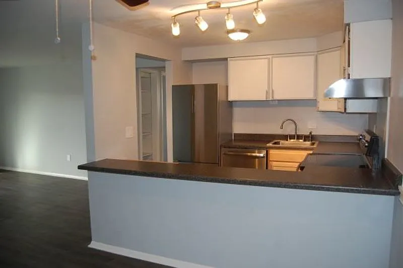 The Fenwood Apartments — Photo 1
