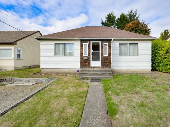948 Dunsmuir Rd, Esquimalt, BC V9A 5C3