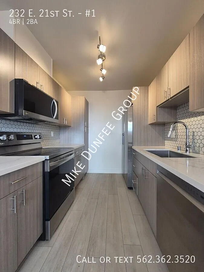 Beautiful 4 Bed 2 Bath with Washer and Dryer ($500.00 off 1st months rent oac*) — Photo 3