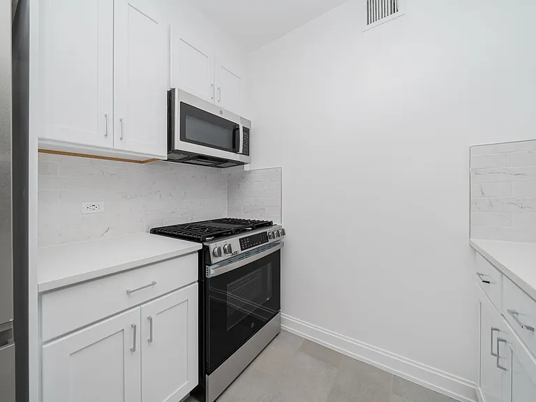 140 Riverside Blvd #727 — Photo 9