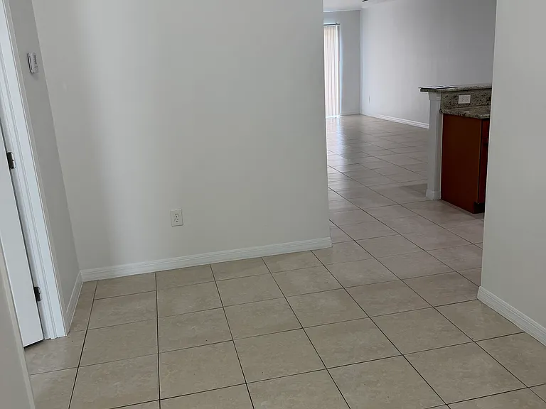 842 SW 39th Terrace Cpe #842 — Photo 5