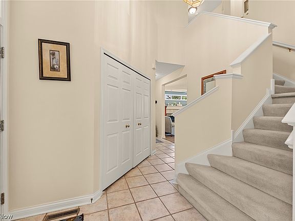 4th image of 1312 Fieldstone Ct