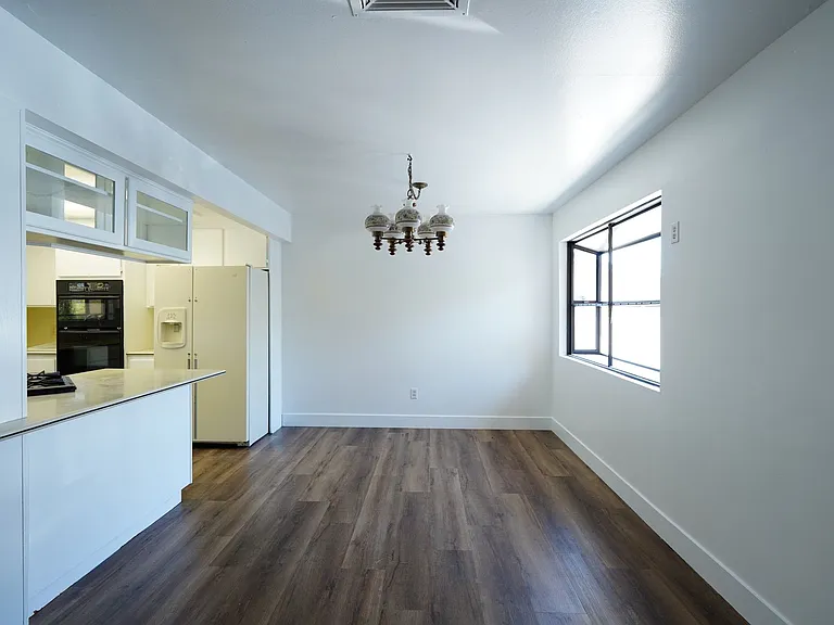 220 Lilac Ct — Photo 14