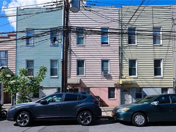 59-61 56th Ave, Maspeth, NY 11378