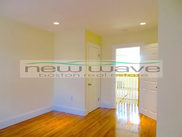 227 Newbury St #2 — Photo 18