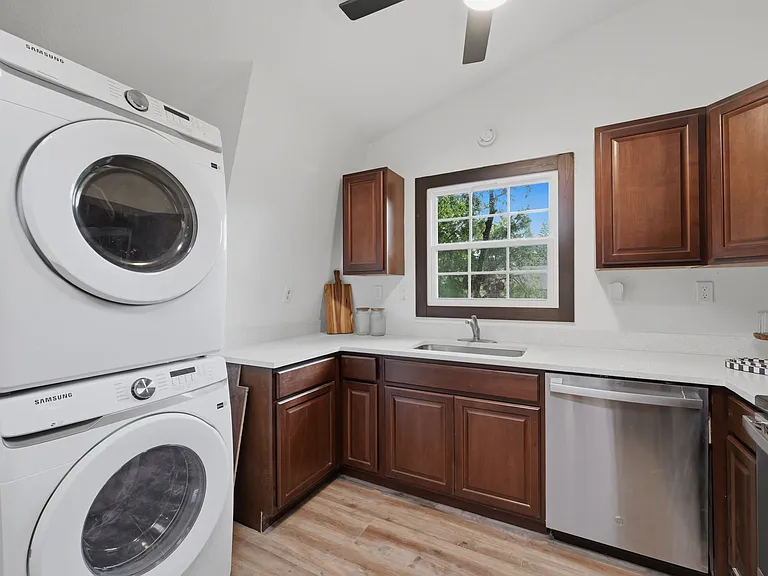15017 Dayton Dr — Photo 4