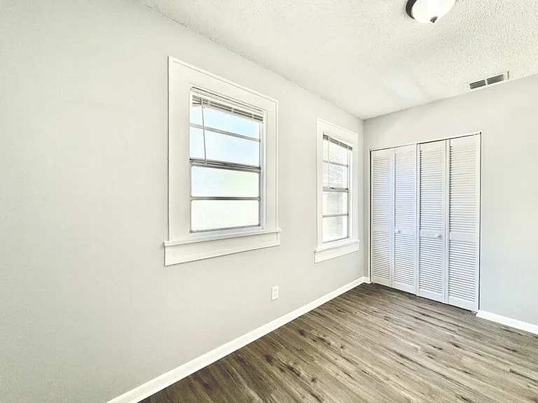 725 14th Ave S #D — Photo 28