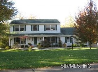 3501 Bluff Ct, Godfrey, IL 62035