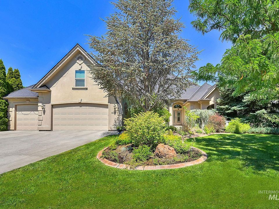 1st image of 636 W Colchester Dr
