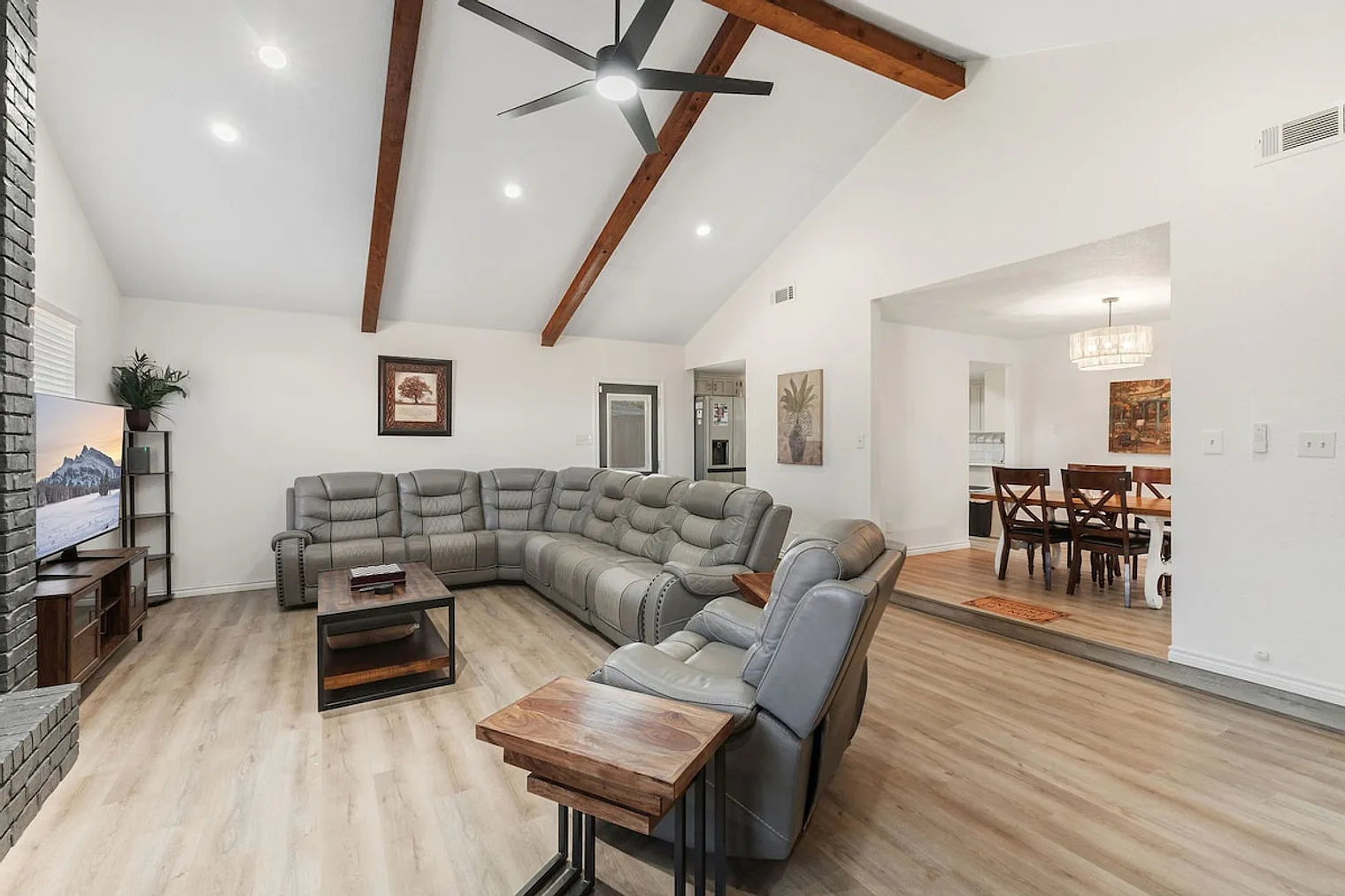 3 bed, 2.0 bath, 1442 sqft, $3,572 — Photo 1