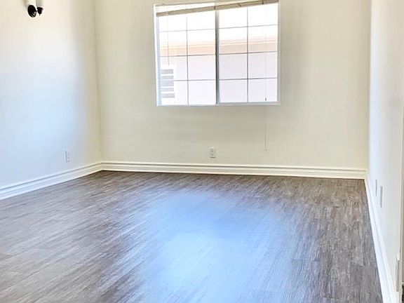 5th image of 656 S Dunsmuir Ave #101A