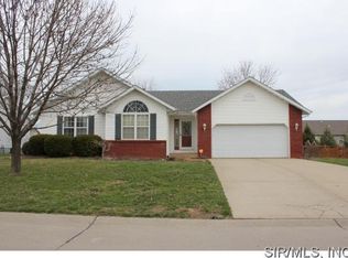 917 Copper Rdg, Maryville, IL 62062