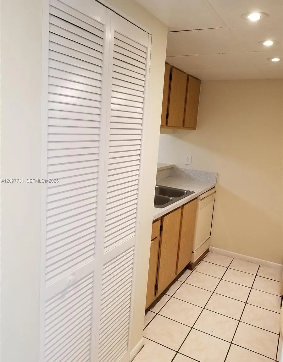 Country Gardens Condo — Photo 3