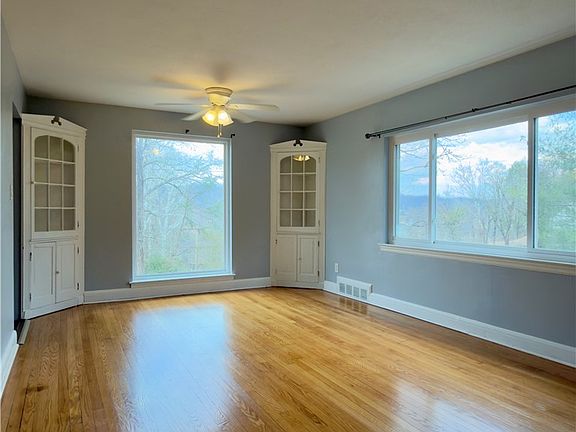 4th image of 810 Dinden Dr