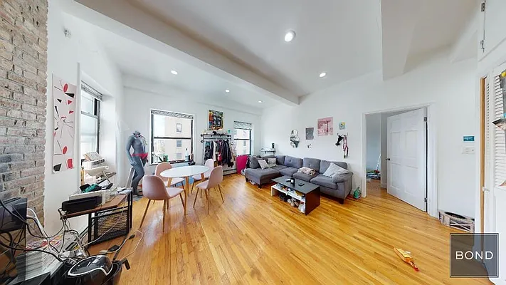 Rented by Bond New York | media 1