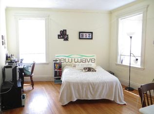 102 Queensberry St APT 3, Boston, MA 02215