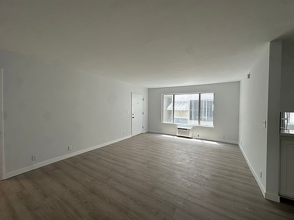 4th image of 541 N Orlando Ave #2A