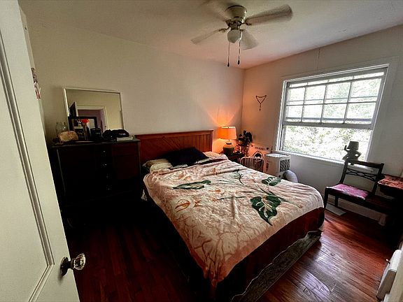 3rd image of 3240 S Illinois Ave