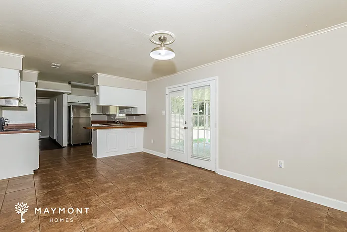 142 W Lisa Dr — Photo 4