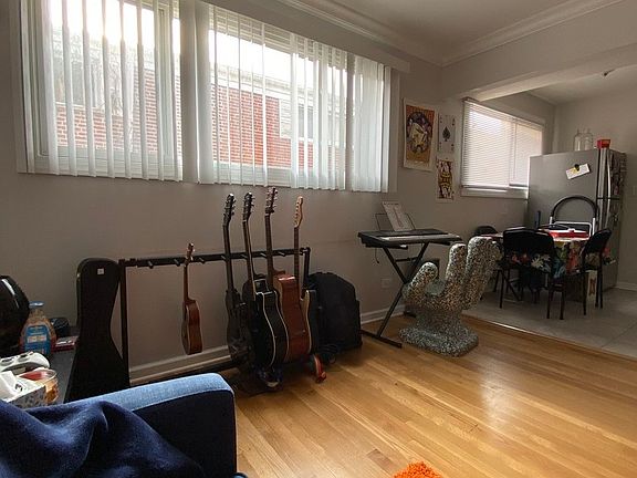 5th image of 1723 W Estes Ave Unit 2S