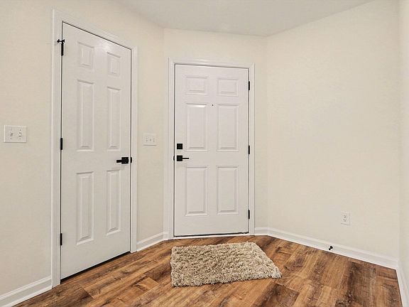 4th image of 7319 Great Laurel Dr