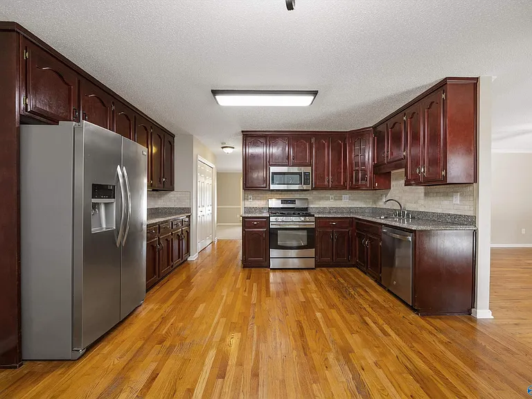 115 Medicine Bend Ct — Photo 6