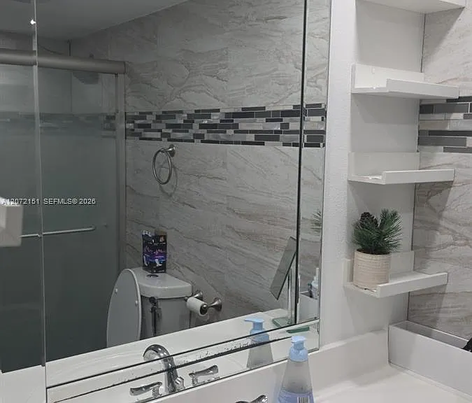900 NE 12th Ave #302 — Photo 18