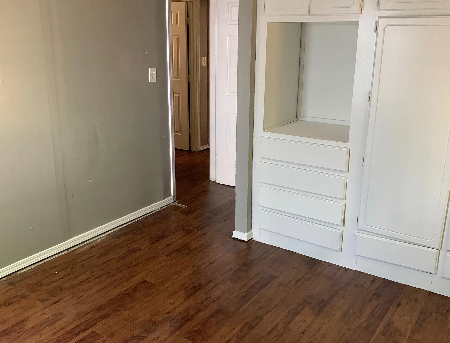 3 bed, 1100 sqft, $1,200 — Photo 3