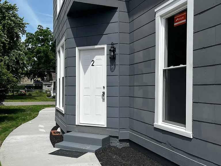 725 Pearl St #2 — Photo 2
