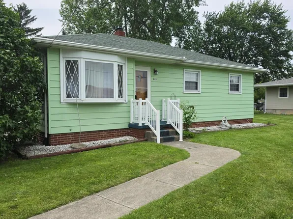 245 Enos Dr, Oregon, OH 43616