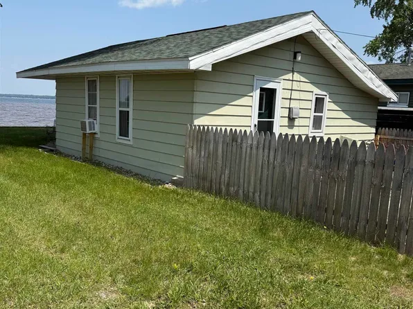 580 W Houghton Lake Dr, Prudenville, MI 48651