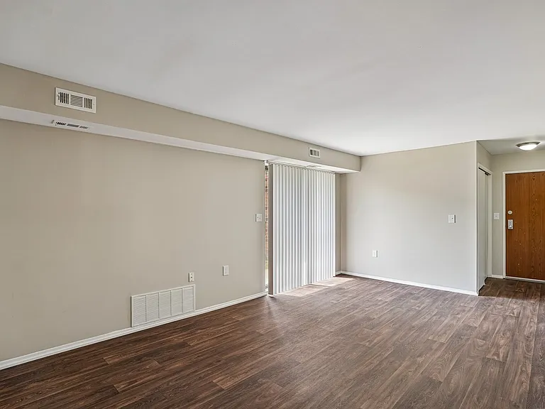 Regency Place Apartments — Photo 28