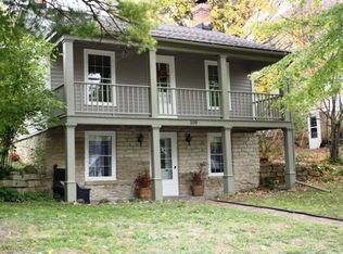 209 Clowney St, Mineral Point, WI 53565