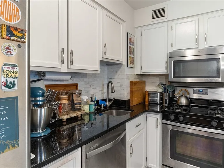 27 Bowdoin St #2B — Photo 6
