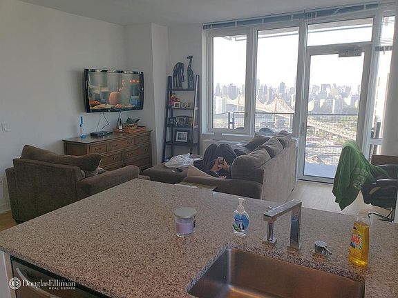3rd image of 4325 Hunter St APT 4201W