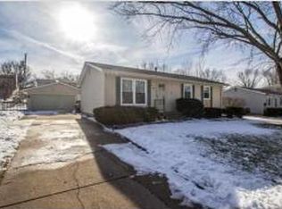 3167 Sunburst Dr, Bettendorf, IA 52722