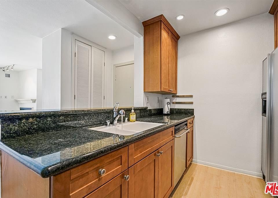 1st image of 14041 Lemoli Ave