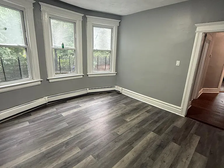 35 Schuyler Ave #1 — Photo 8